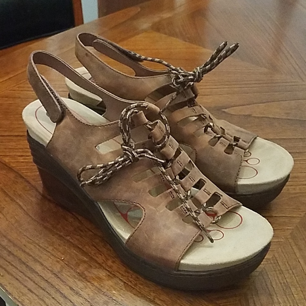 Bionica wedges